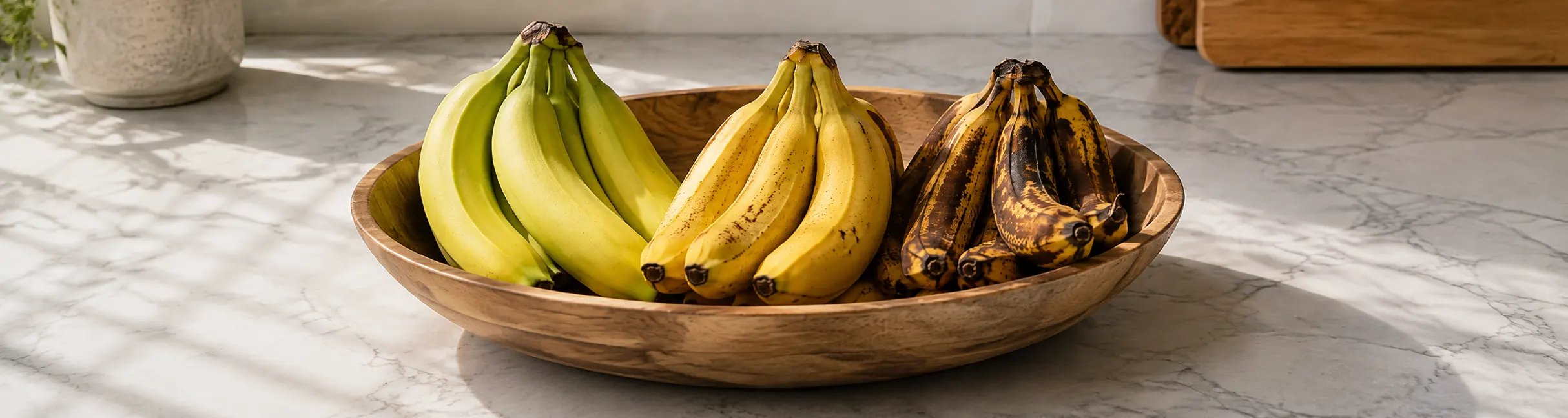 Eine Schüssel mit Bananen
