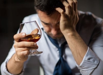 En man med depression och alkoholmissbruk