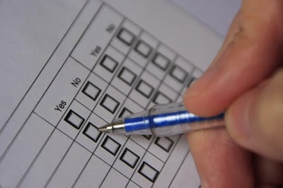 Bild einer Checkliste mit einem Fragebogen für erektile Dysfunktion