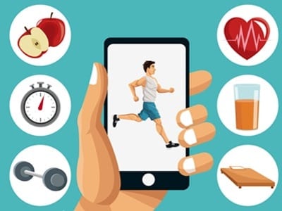 Eine Hand mit Smartphone- und Fitness-Symbolen