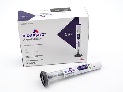 Mounjaro-Spritze, die man für Diabetes und um abzunehmen benutzt.