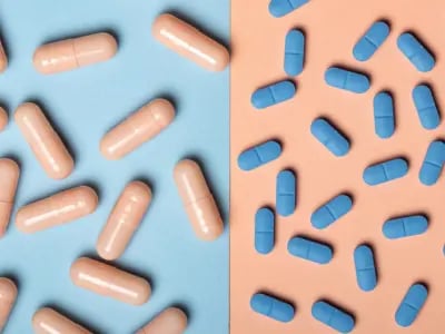 Capsulas em duas cores comparadas